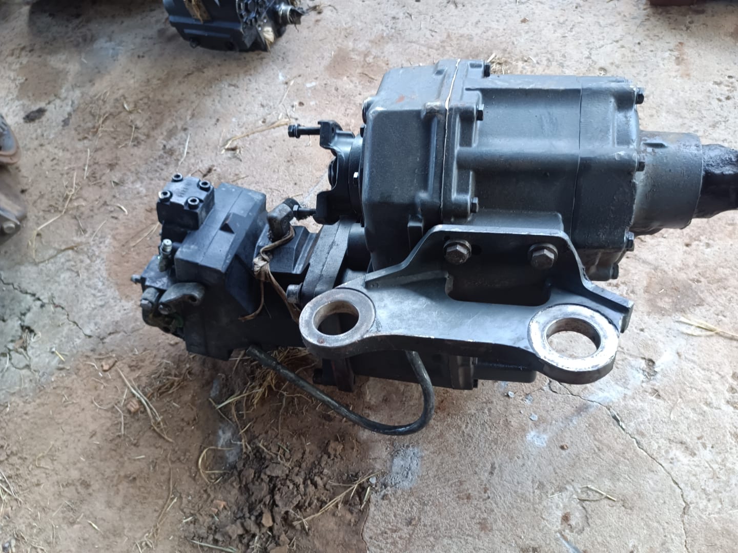Motor hidrostático e caixa de transferência Ponsse Buffalo King